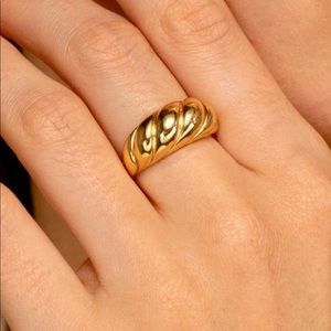 Croissant Dome Ring
